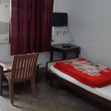 Hotel Yuvraj Патна Екстериор снимка