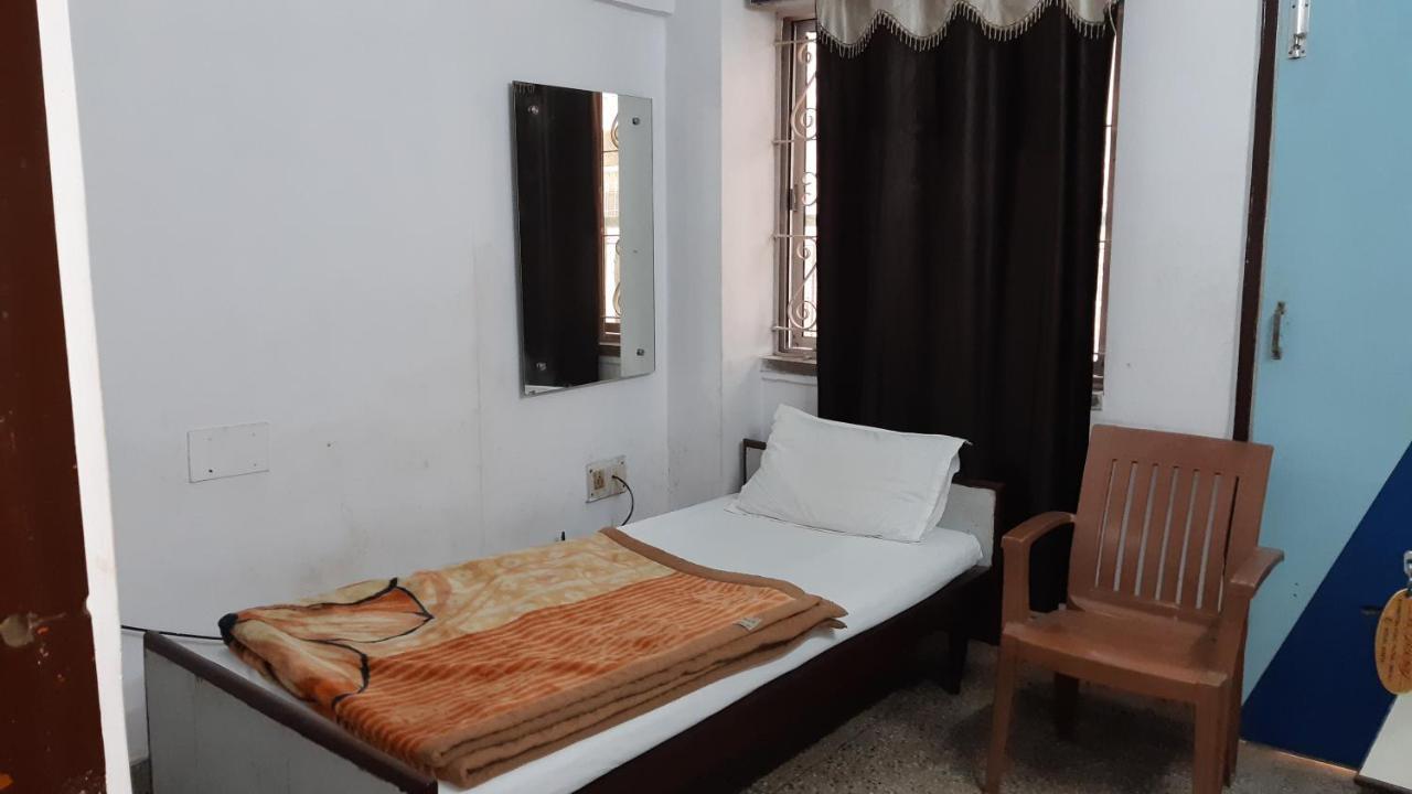 Hotel Yuvraj Патна Екстериор снимка